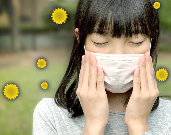 花粉症の女性