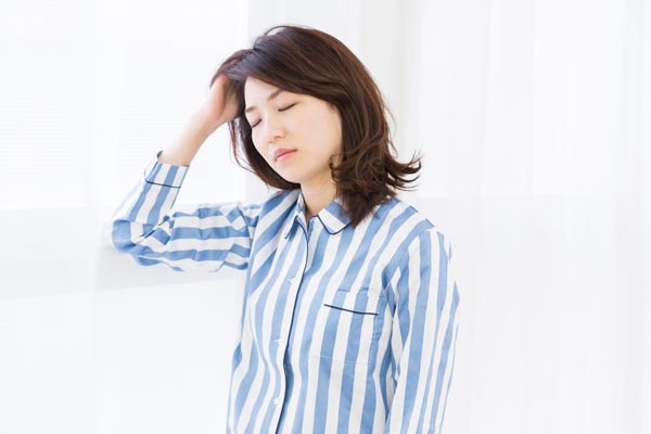 寝不足の女性