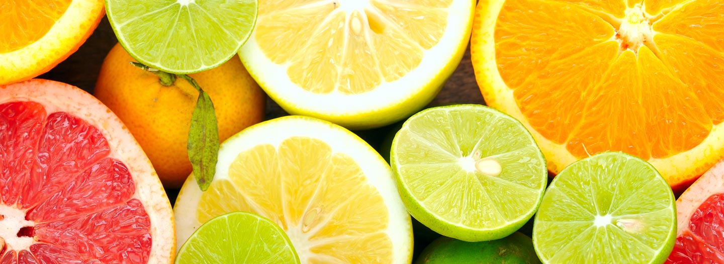 オレンジなどの柑橘類