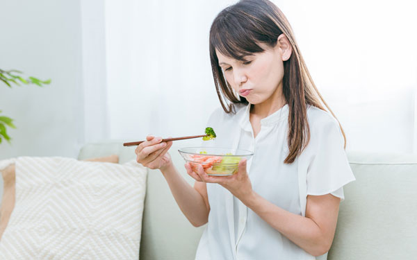 野菜嫌いの女性