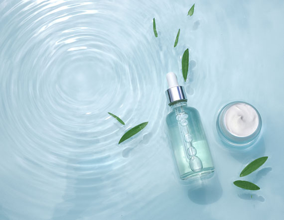 化粧水とクリーム