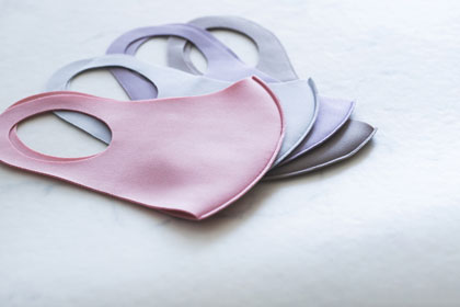 様々な色のマスク