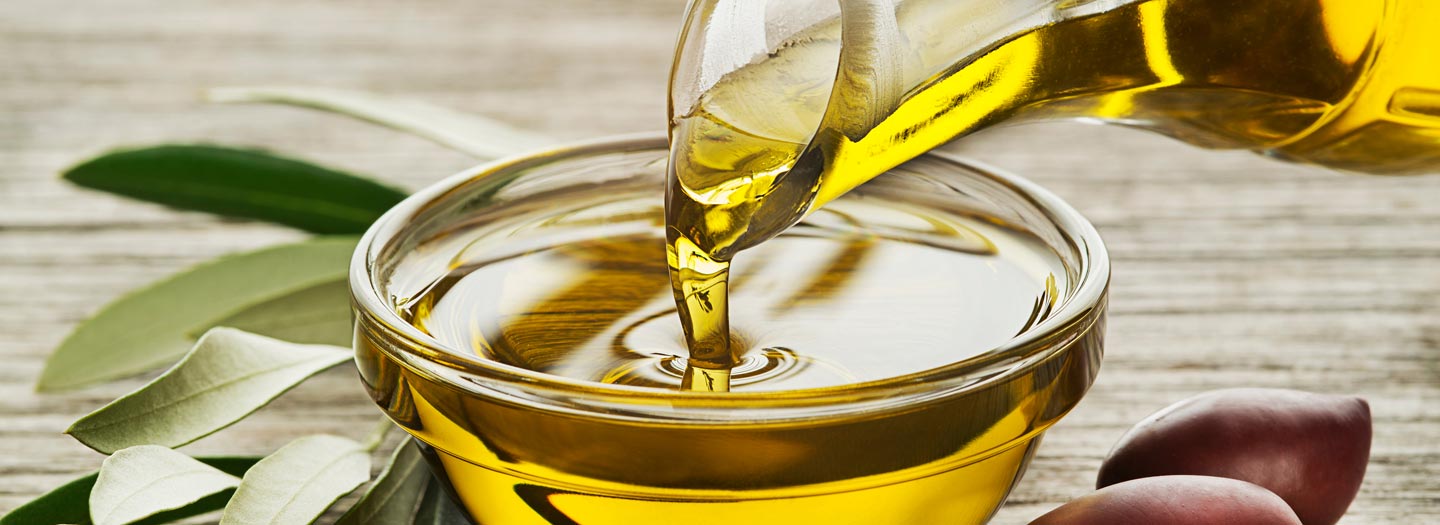 オリーブの実とオリーブオイル